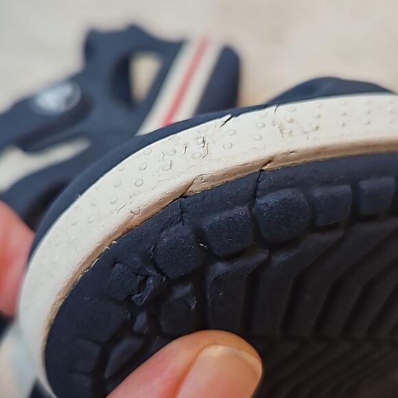 CROCS Unisex Navy Blue Strappy Sandals for Toddler - Picture 8 of 8